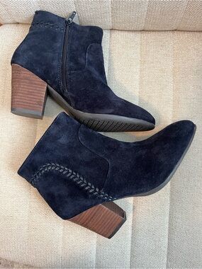 Diba true navy suede Layne whipstitch western stacked block heel booties Sz 9.5